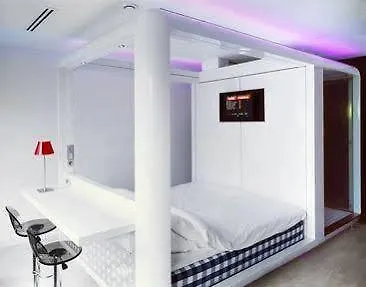 Qbic Wtc Отель 3*