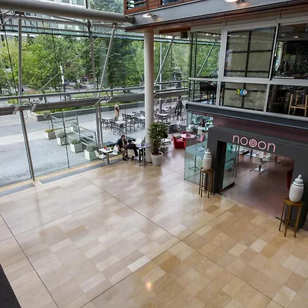 Hotel Qbic Wtc 3*