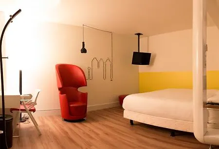 Hotel Qbic Wtc 3*