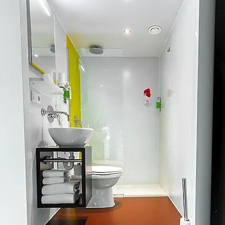 Qbic Wtc Hotel 3*