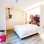 Qbic Wtc Отель