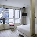 Отель Qbic Wtc