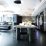 Qbic Wtc Отель