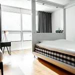 Отель Qbic Wtc 3*