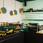 Qbic Wtc Отель 3*